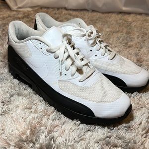 Nike Air Max sneakers size 11 # 875695-015